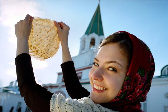 俄罗斯迎来传统谢肉节 全民狂欢迎接春天