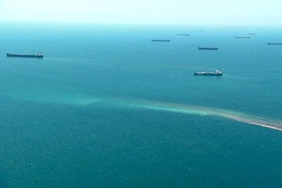 1艘隸屬台灣中鋼公司的船隻，今年初作業時誤闖大堡礁海洋公園，台籍船長已遭逮捕。（圖擷取自《澳洲廣播公司》）
