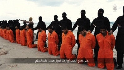 伊斯蘭國昨天斬首21名埃及基督教徒，釋出處決影片，埃及軍方隨即出兵，轟炸伊斯蘭國的部分據點。（路透）
