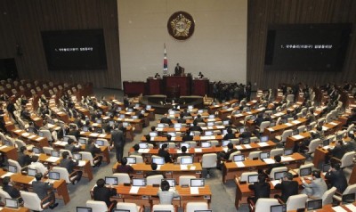 南韓國會下午以148票贊成、128票反對、5票棄權，通過新任總理任命案。（美聯社）